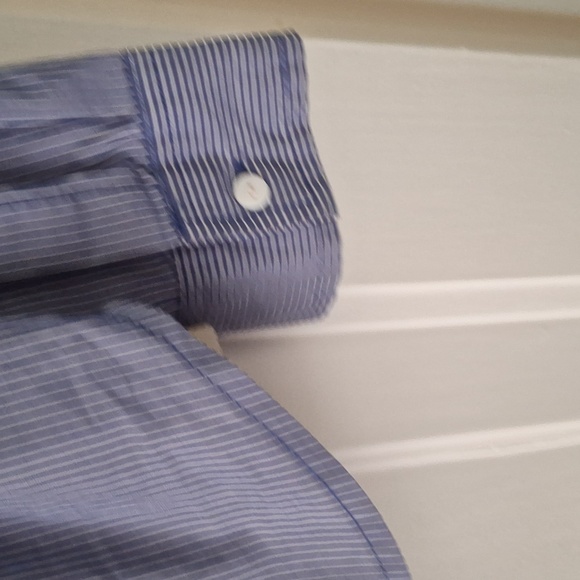 NYDJ COTTON WOMENS SHIRT. ALWAYS CRISP LOOKING BLUE AND WHITE STRIPED SHIRT - Picture 3 of 5